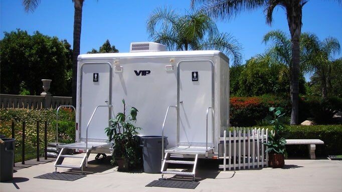 restroom trailer